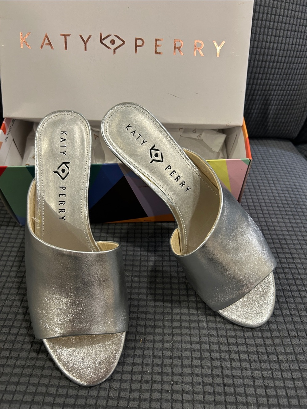 KATY PERRY Collections Metallic Silver Clear Block Heel Mules. Size 8 - Picture 2 of 9